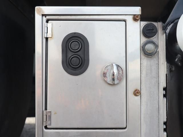 MITSUBISHI CANTER 2018