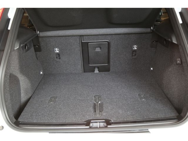 VOLVO VOLVO XC40 2023