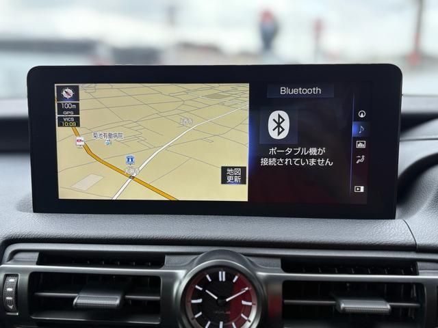 TOYOTA LEXUS IS300h 2025