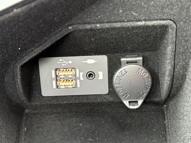 TOYOTA LEXUS IS300h 2025