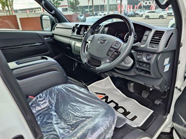 TOYOTA HIACE van 2WD 2025