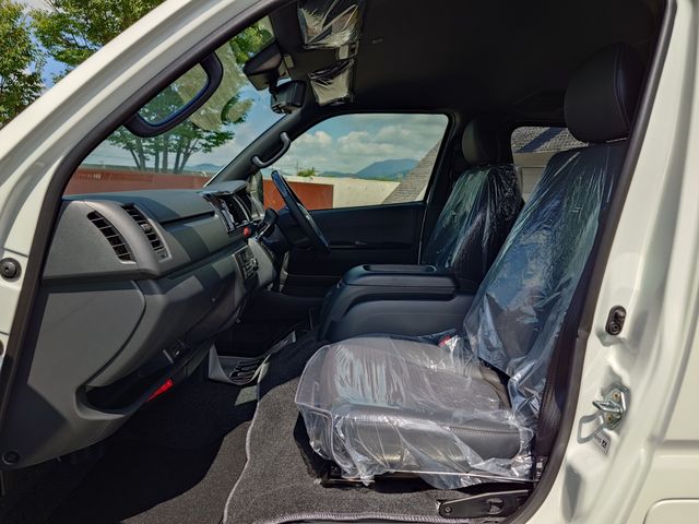 TOYOTA HIACE van 2WD 2025