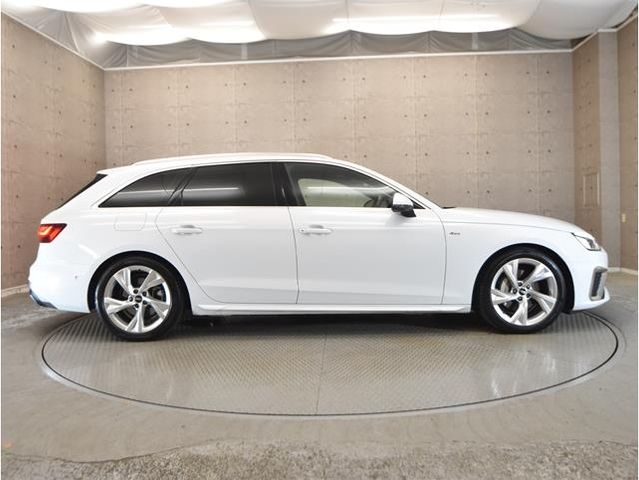 AUDI AUDI A4 AVANT 2021