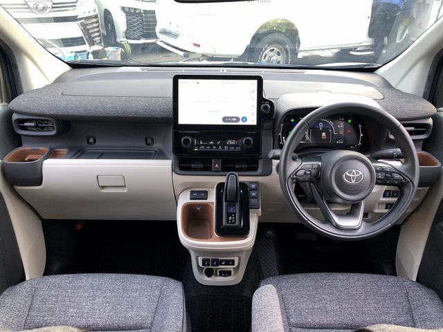 TOYOTA SIENTA HYBRID 2022