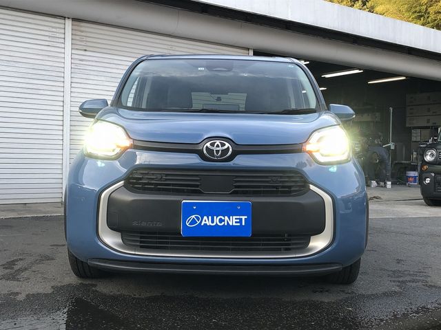 TOYOTA SIENTA HYBRID 2022