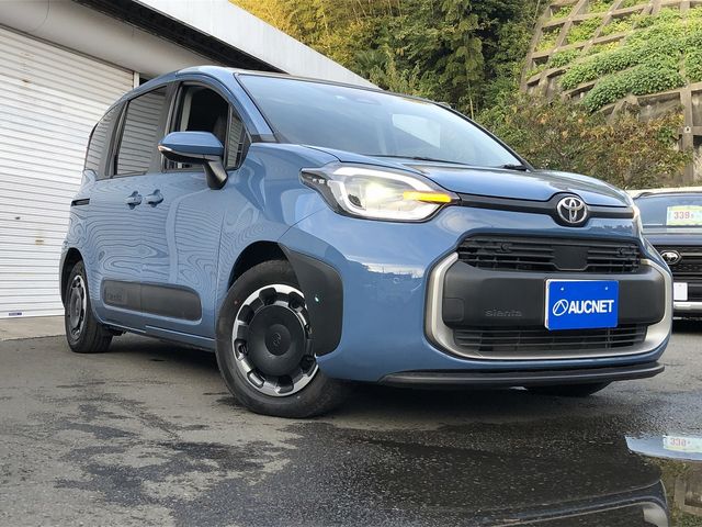 TOYOTA SIENTA HYBRID 2022