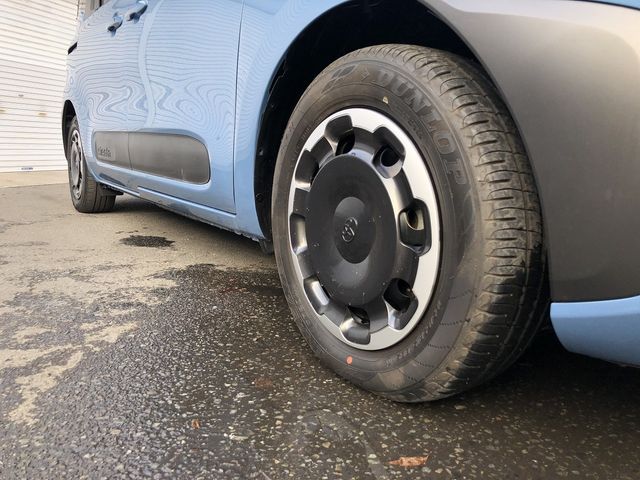 TOYOTA SIENTA HYBRID 2022