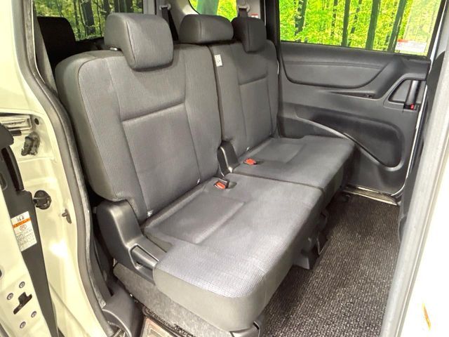 TOYOTA SIENTA HYBRID 2016