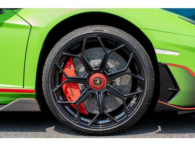 LAMBORGHINI LAMBORGHINI Aventador Roadster 2021