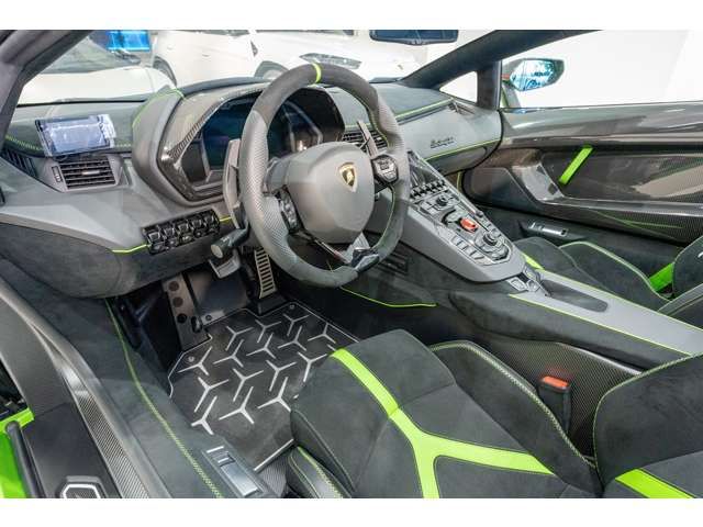 LAMBORGHINI LAMBORGHINI Aventador Roadster 2021