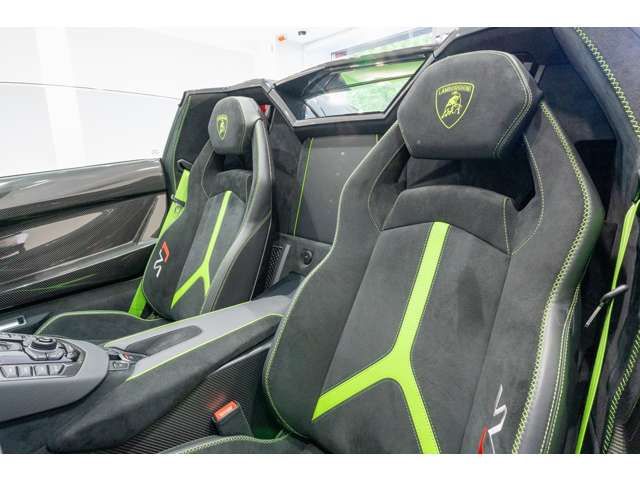 LAMBORGHINI LAMBORGHINI Aventador Roadster 2021