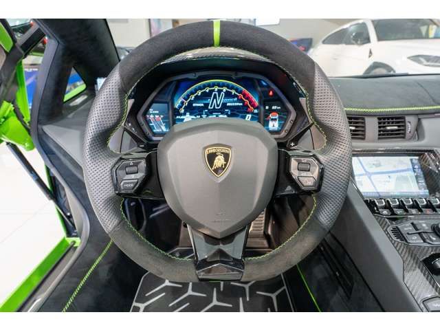 LAMBORGHINI LAMBORGHINI Aventador Roadster 2021