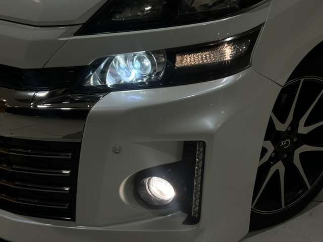 TOYOTA VELLFIRE 2014