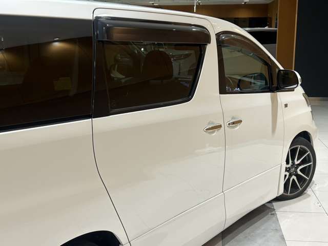TOYOTA VELLFIRE 2014