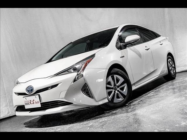 TOYOTA PRIUS 2018