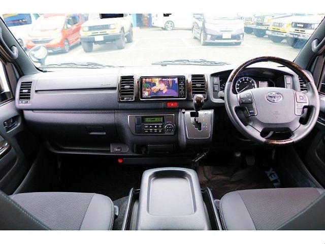 TOYOTA HIACE van 2WD 2024