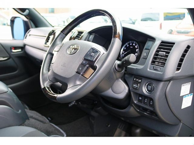 TOYOTA HIACE van 2WD 2024