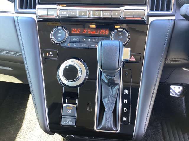 MITSUBISHI DELICA D:5 4WD 2025