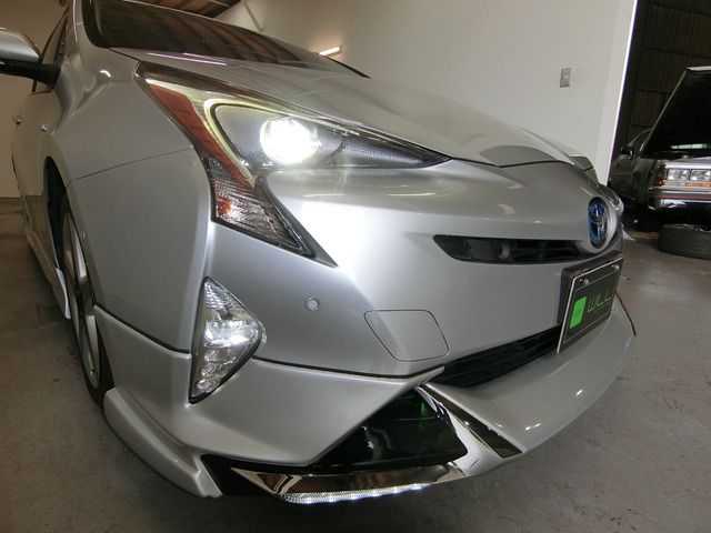 TOYOTA PRIUS 2016