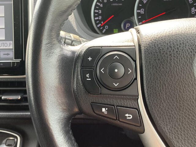 TOYOTA VOXY 4WD 2014