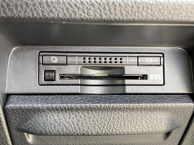 TOYOTA VOXY 4WD 2014