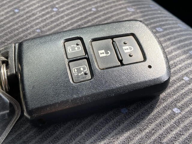 TOYOTA VOXY 4WD 2014