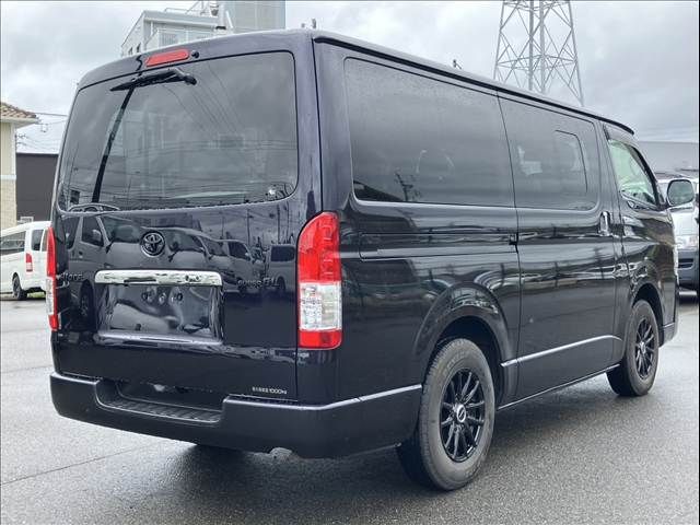 TOYOTA HIACE van 2WD 2018
