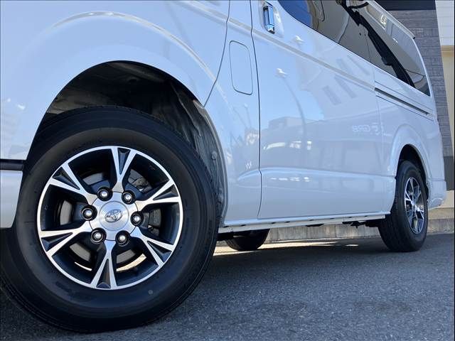 TOYOTA HIACE van 4WD 2019