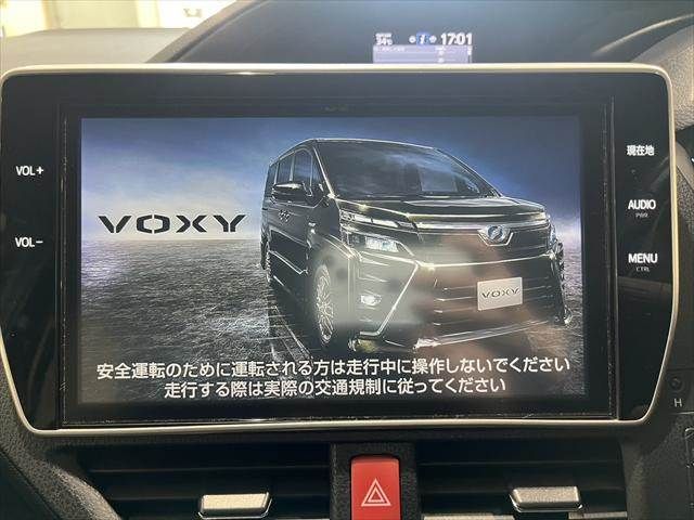 TOYOTA VOXY 2017