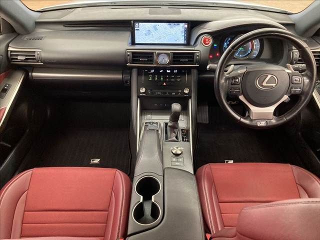 TOYOTA LEXUS IS200t 2017