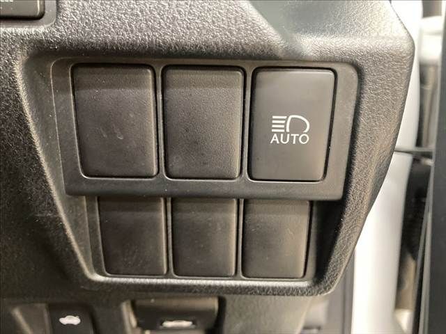 TOYOTA LEXUS IS200t 2017