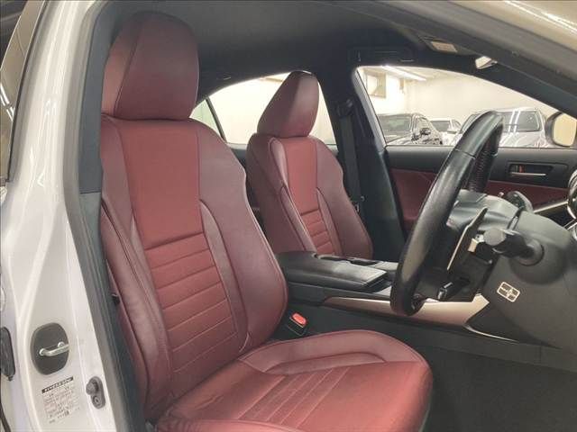 TOYOTA LEXUS IS200t 2017