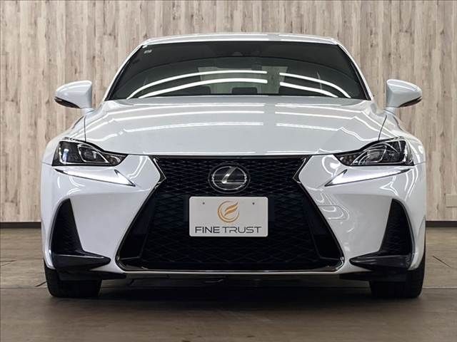 TOYOTA LEXUS IS200t 2017