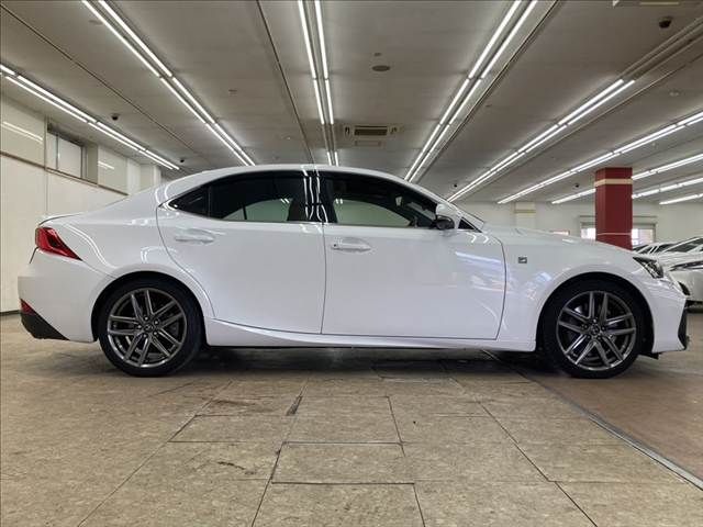TOYOTA LEXUS IS200t 2017