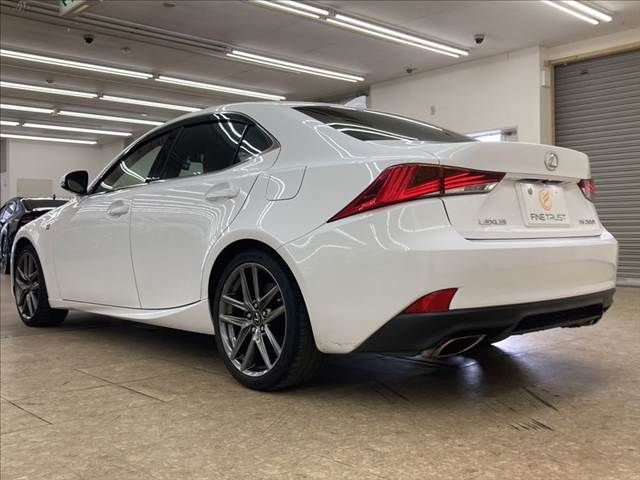 TOYOTA LEXUS IS200t 2017