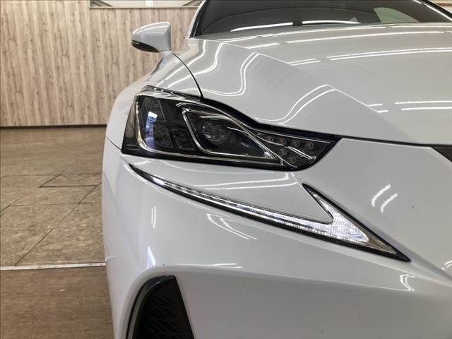 TOYOTA LEXUS IS200t 2017