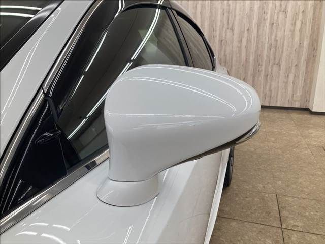 TOYOTA LEXUS IS200t 2017