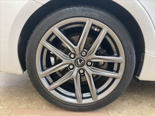 TOYOTA LEXUS IS200t 2017