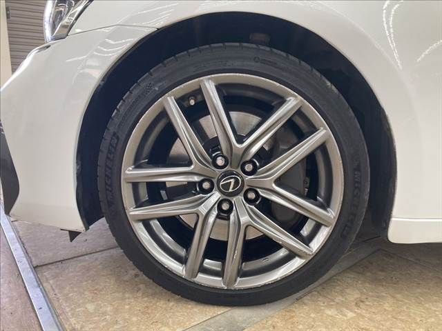 TOYOTA LEXUS IS200t 2017