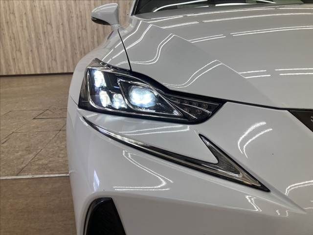 TOYOTA LEXUS IS200t 2017