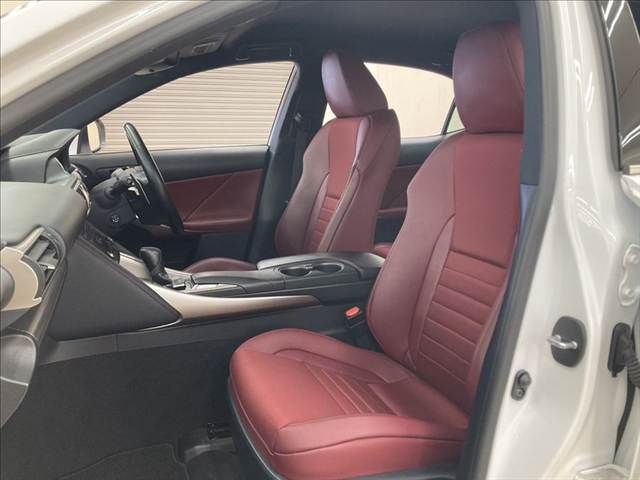 TOYOTA LEXUS IS200t 2017