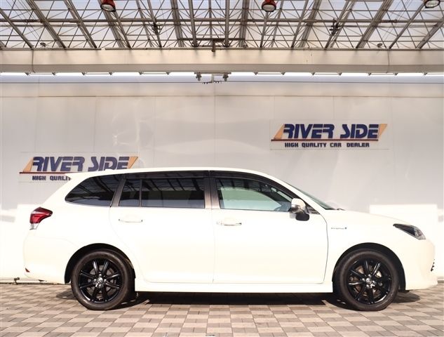 TOYOTA COROLLA FIELDER HYBRID 2015