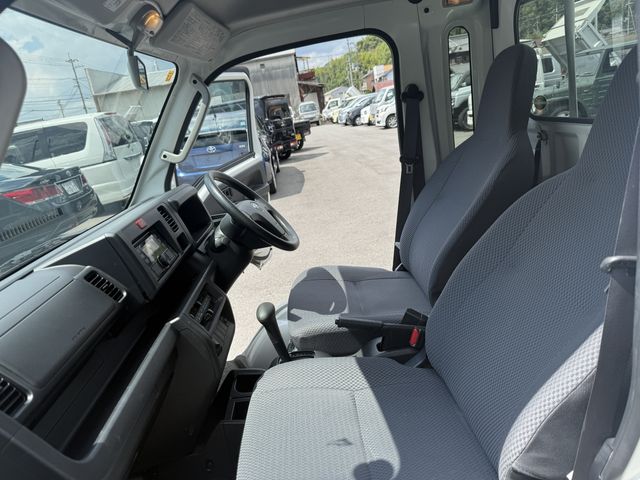 SUBARU SAMBAR truck 4WD 2017