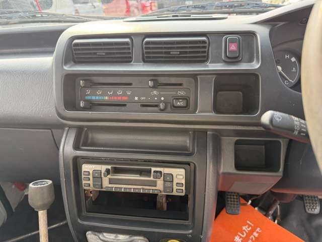 DAIHATSU HIJET dump 4WD 2001