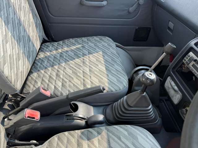 DAIHATSU HIJET dump 4WD 2001