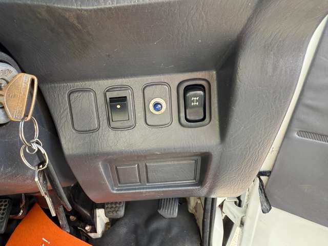 DAIHATSU HIJET dump 4WD 2001