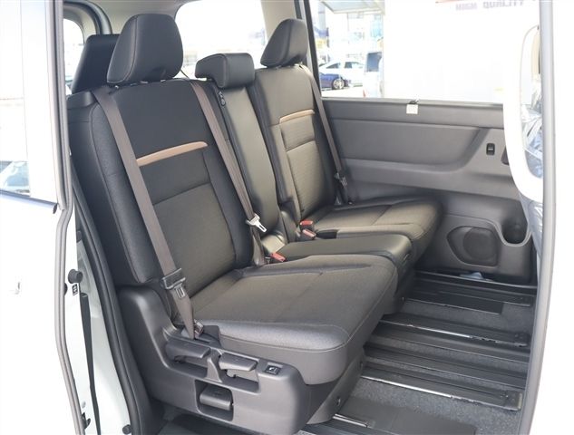 NISSAN SERENA  WG 4WD 2025