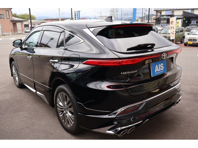 TOYOTA HARRIER 4WD 2023