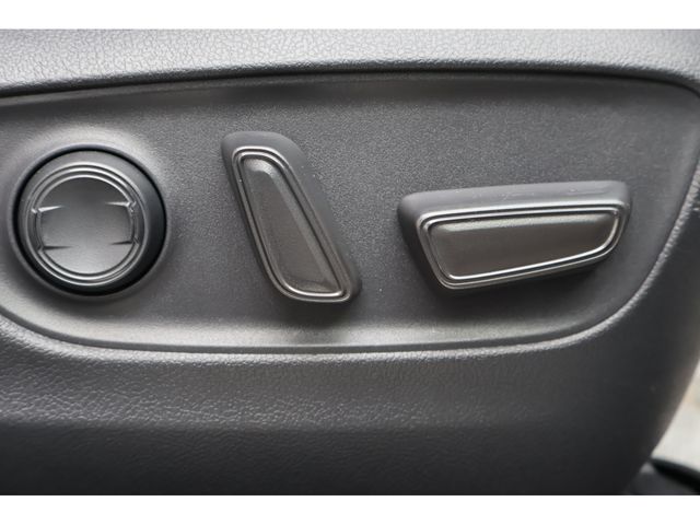 TOYOTA HARRIER 4WD 2023