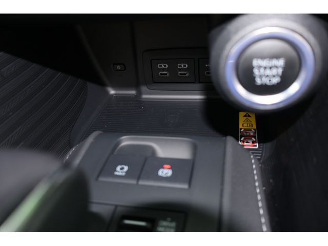 TOYOTA HARRIER 4WD 2023